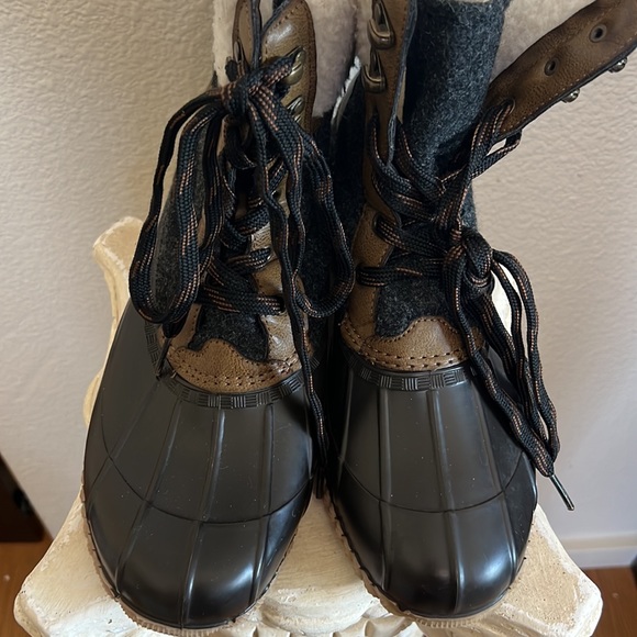 Maurices rain boots - Picture 8 of 9